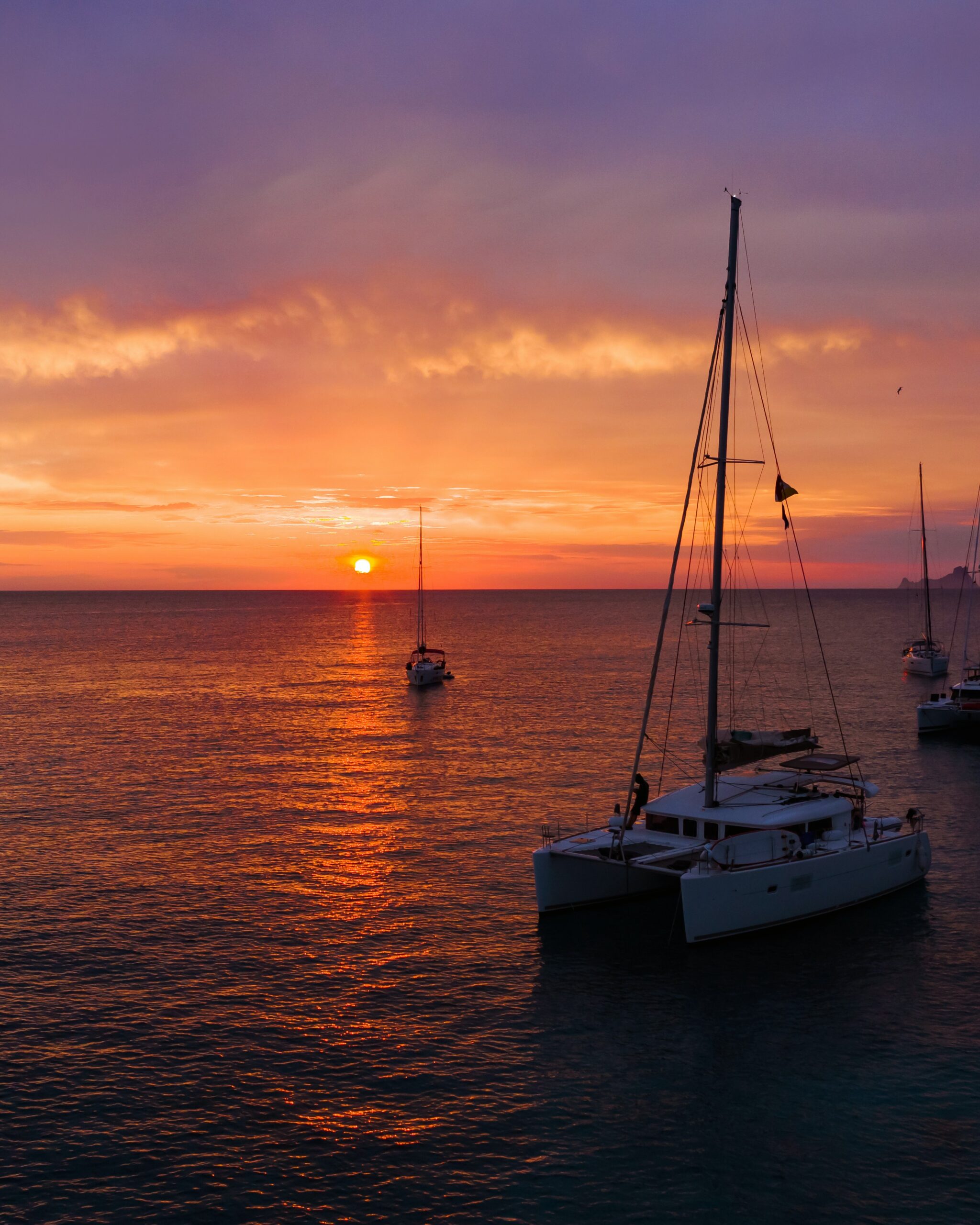 boats-shipping-sea-sunset